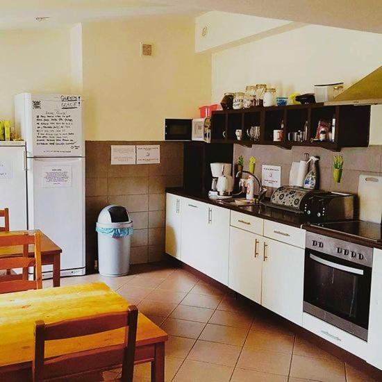 Jopi Hostel Katowice Centrum Экстерьер фото